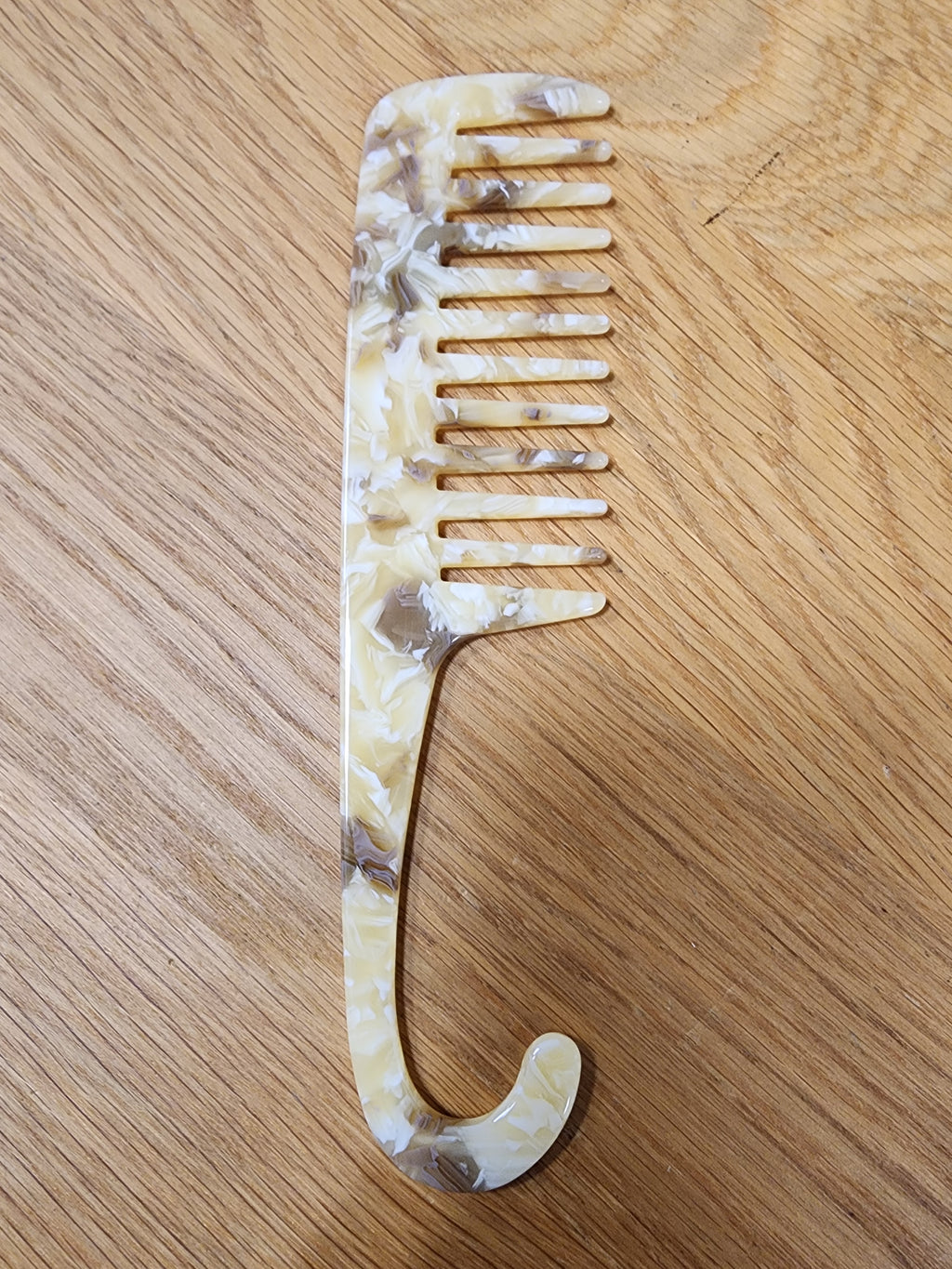 Large Tail Comb