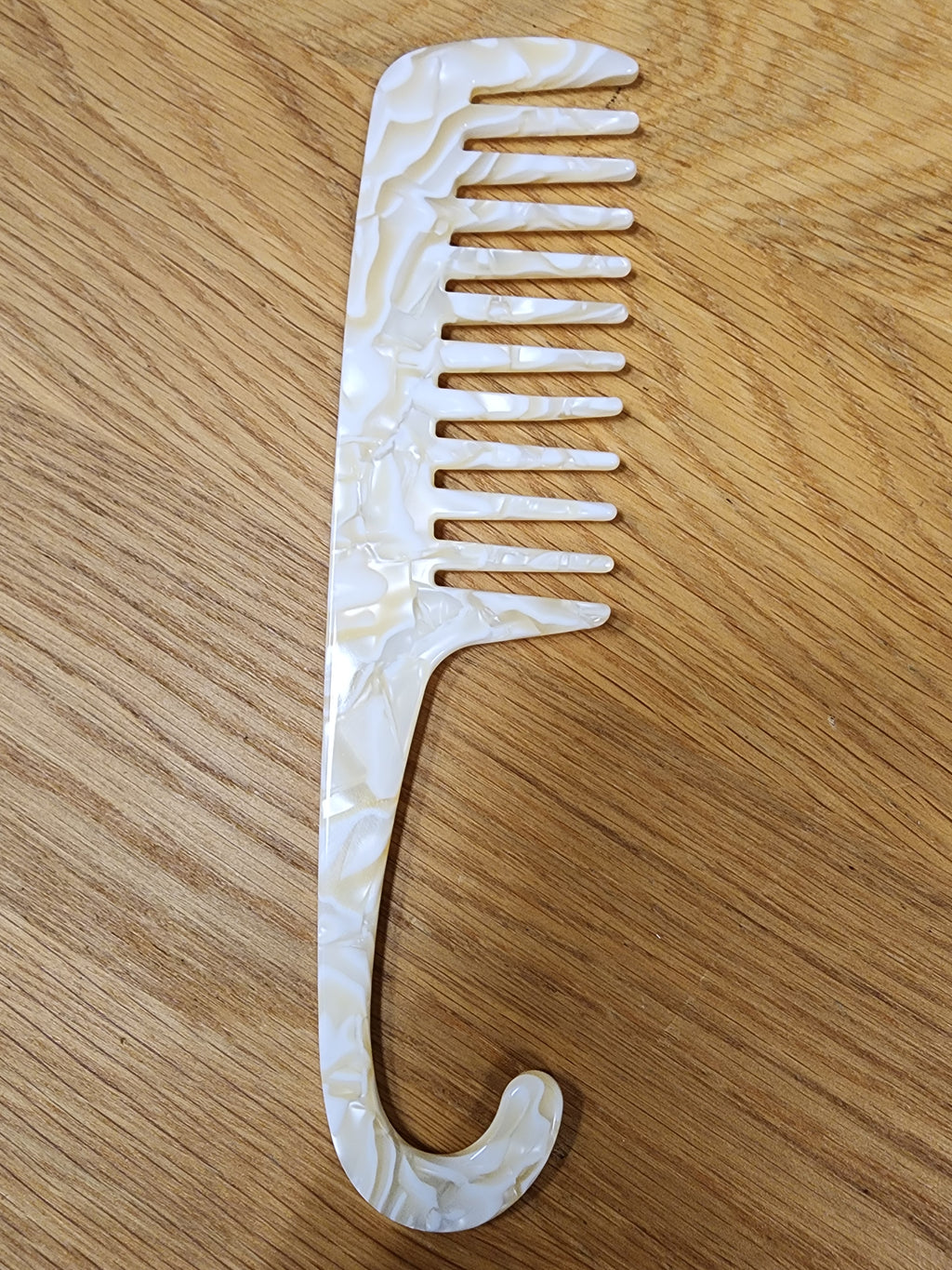 Large Tail Comb