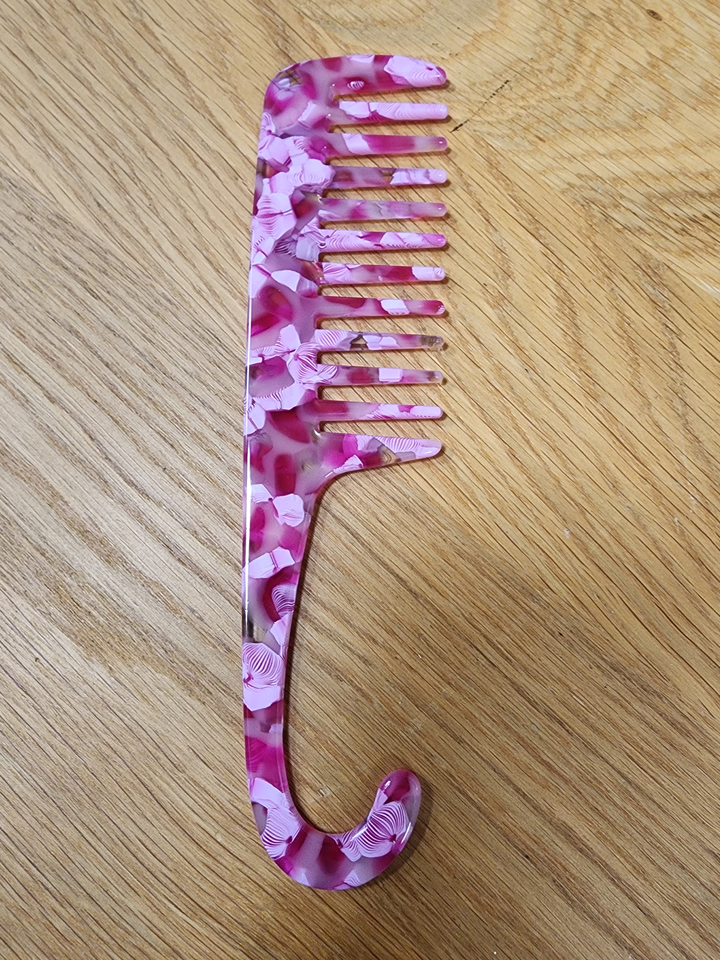 Large Tail Comb