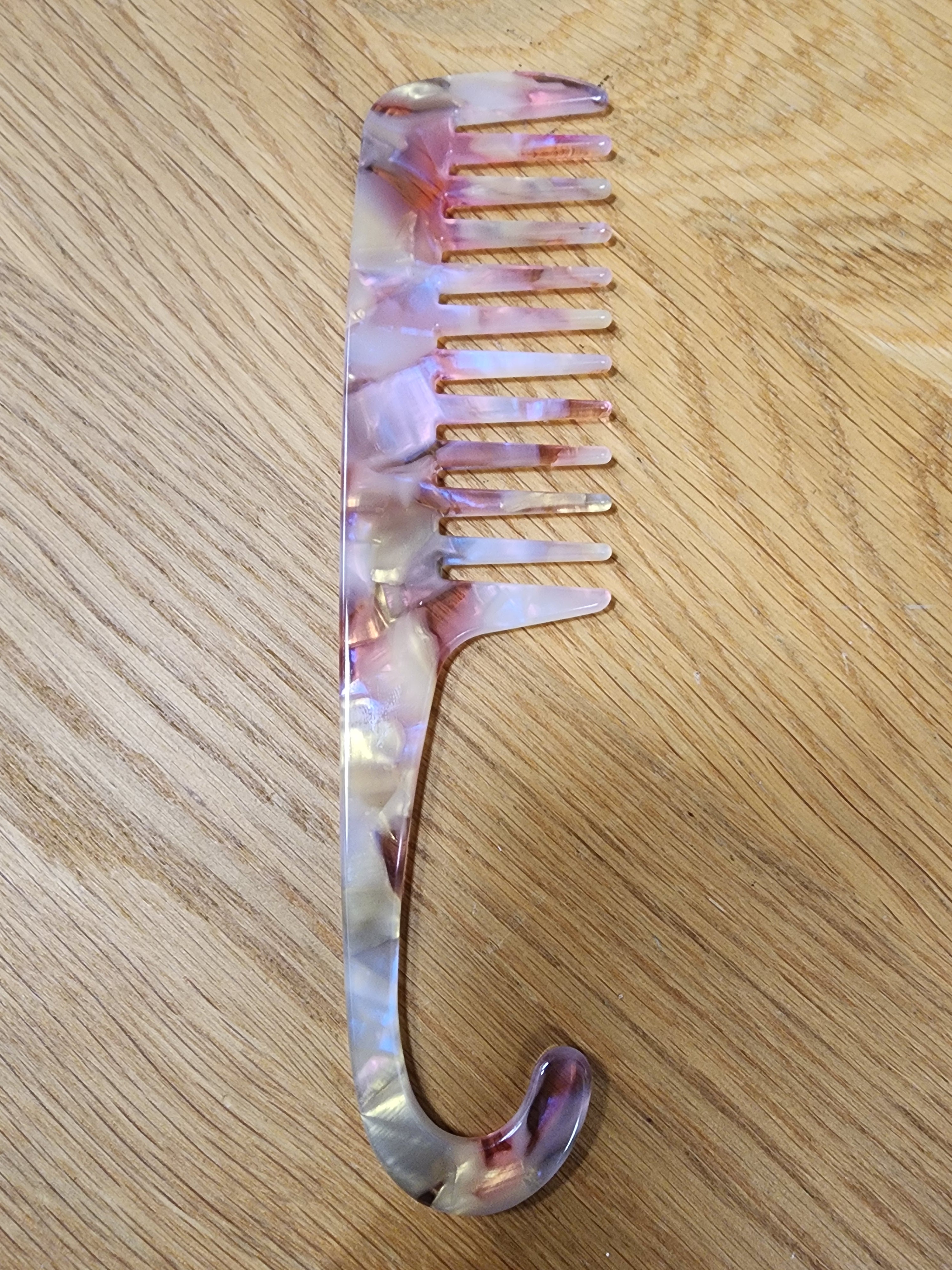 Large Tail Comb